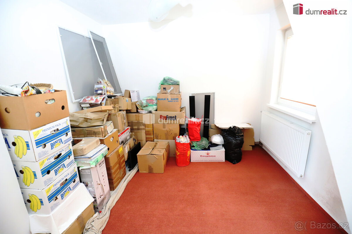 Pěkný rodinný dům 4+1 s garáží, sklepem, půdou v Kraslicích - 10