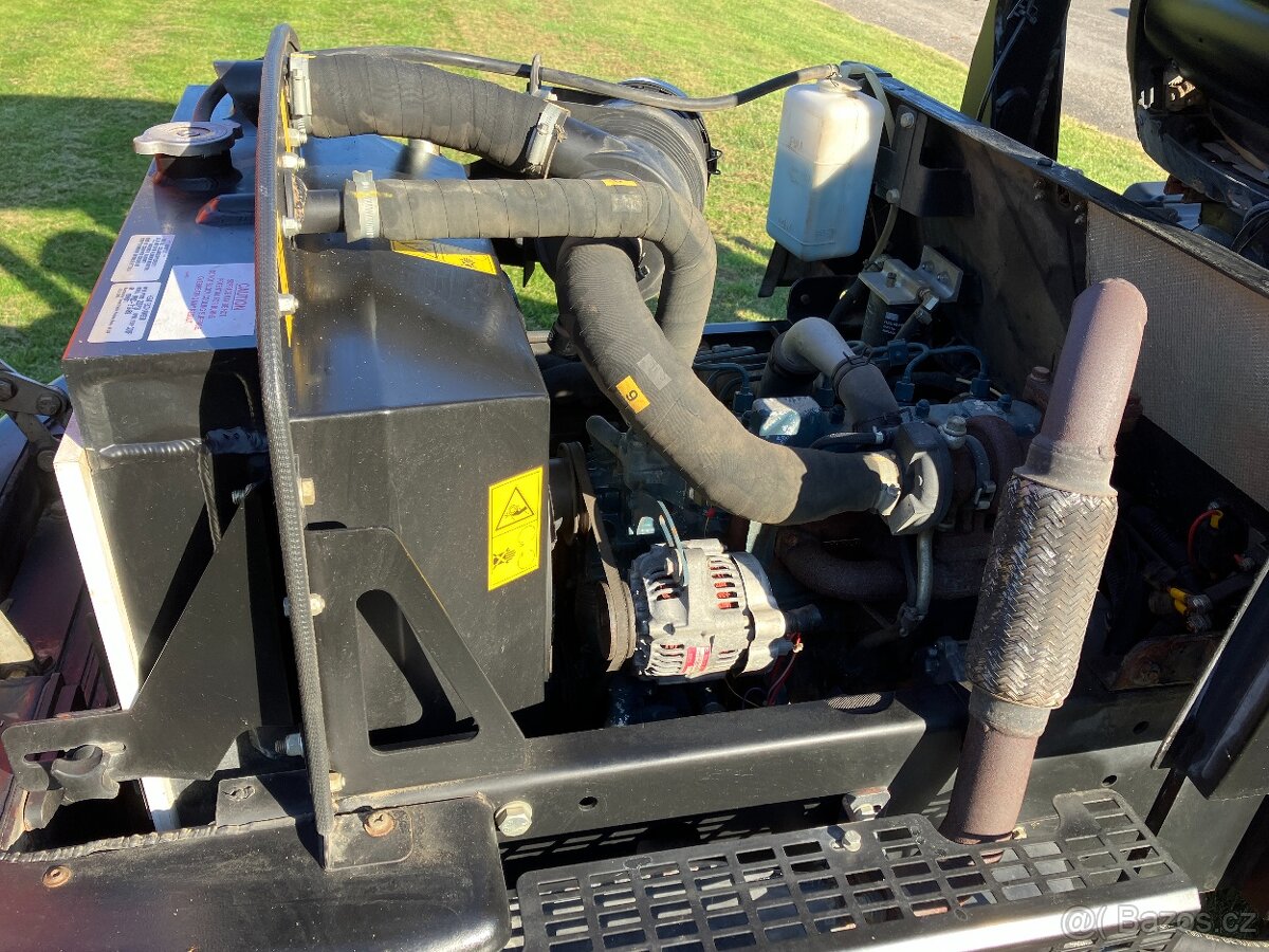 Jacobsen 305 nové pneu - 10