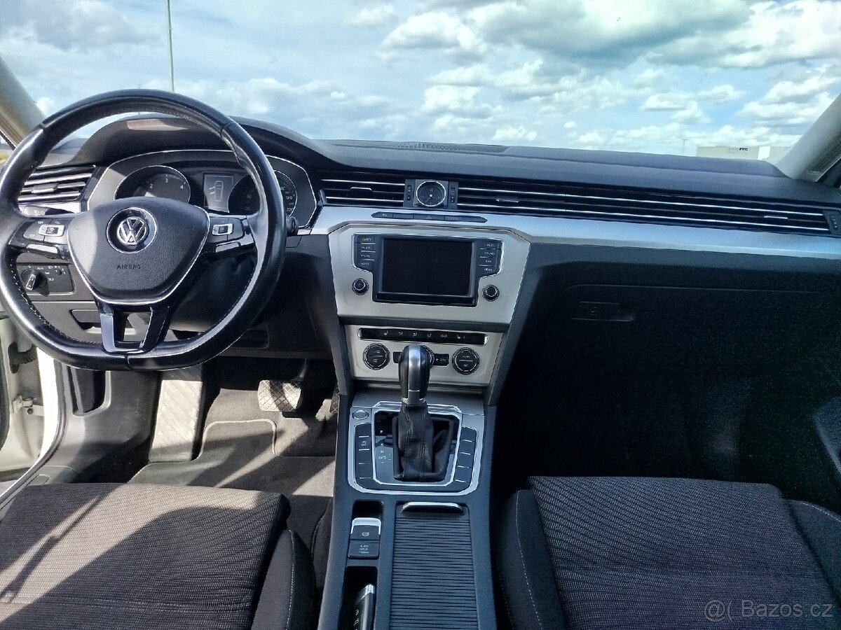 VW Passat Variant 2,0 110 kw- Top stav, tažné-Prodáno - 10