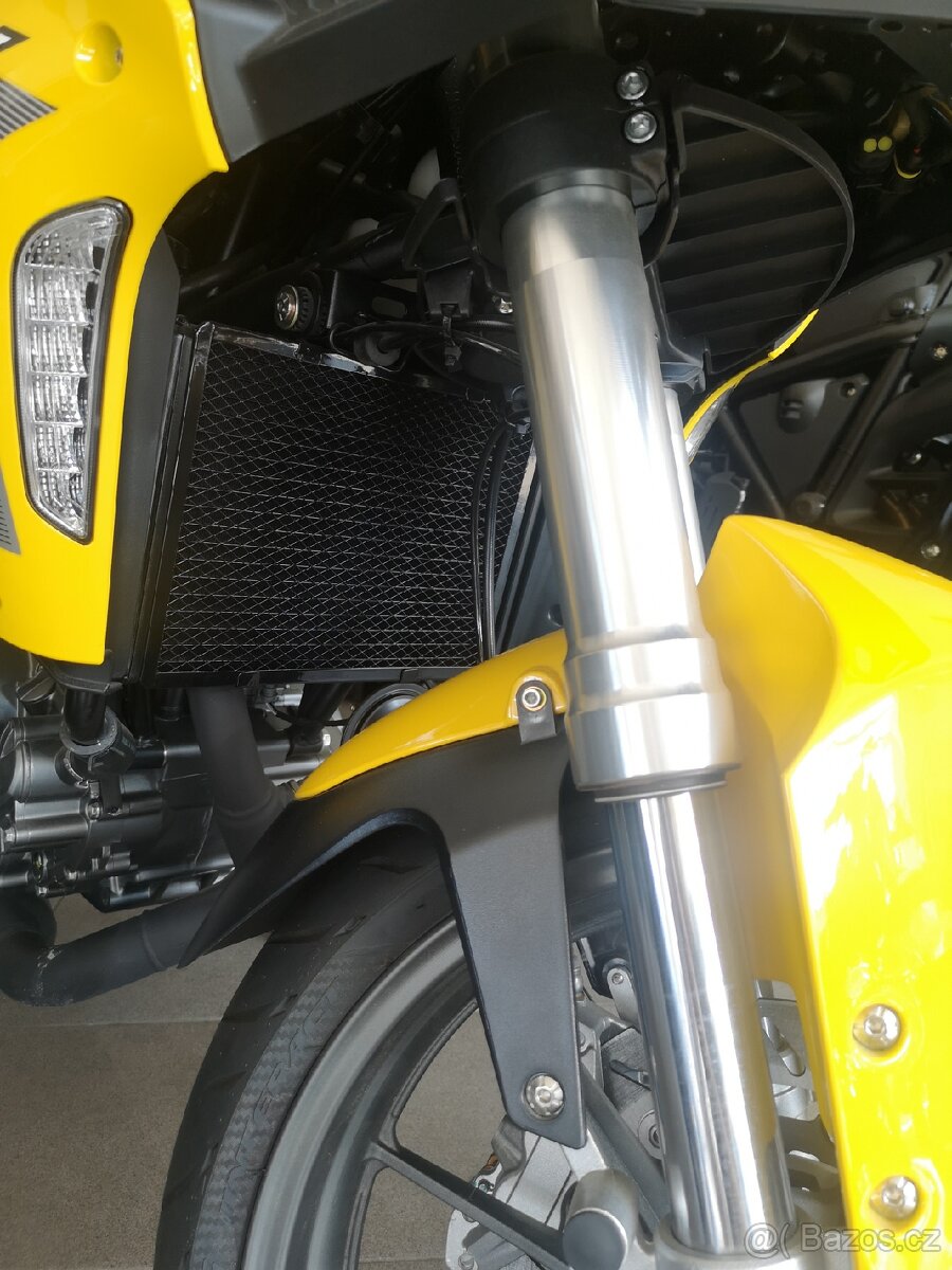 Benelli TRK 251 nová - 10