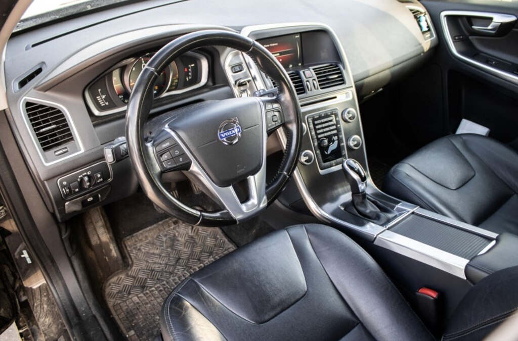 Volvo XC60 140kW (2015) - 10