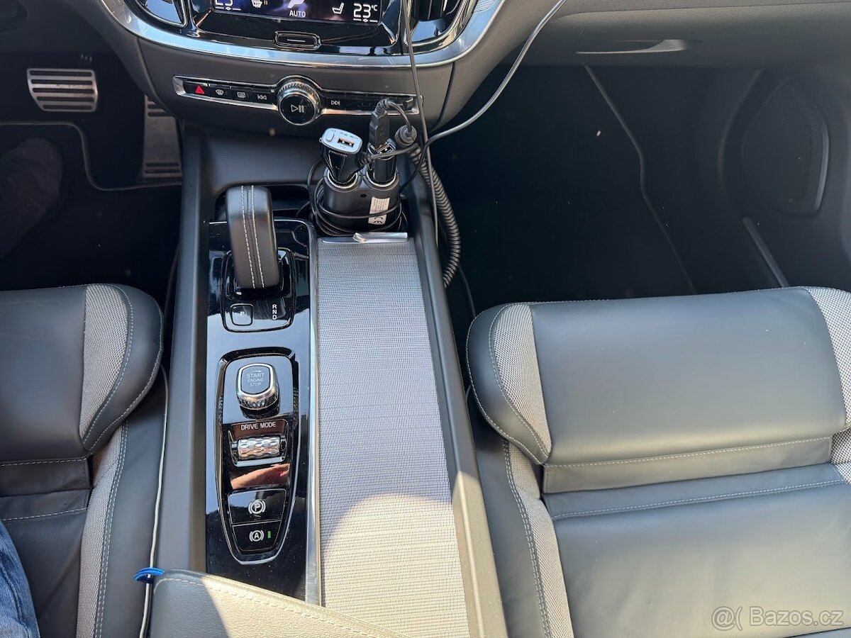 VOLVO V60 B5 R-DESIGN 184kW Auto 2021 - 10