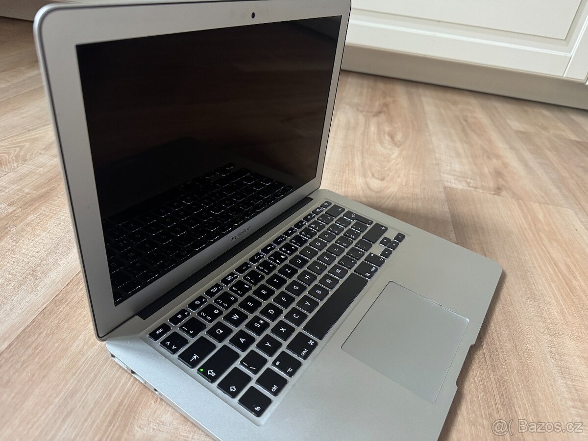 MacBook Air 13" (2017), Intel i5, 8 GB RAM - 10