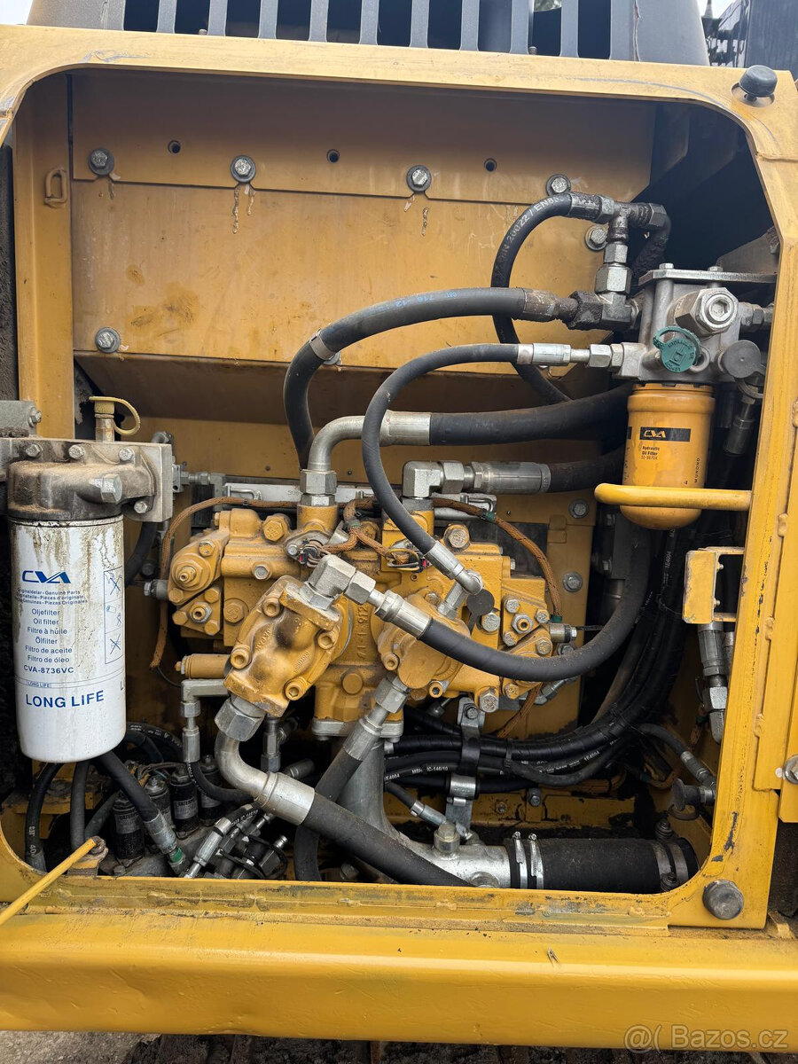 Pásový bagr Caterpillar 315D - 10