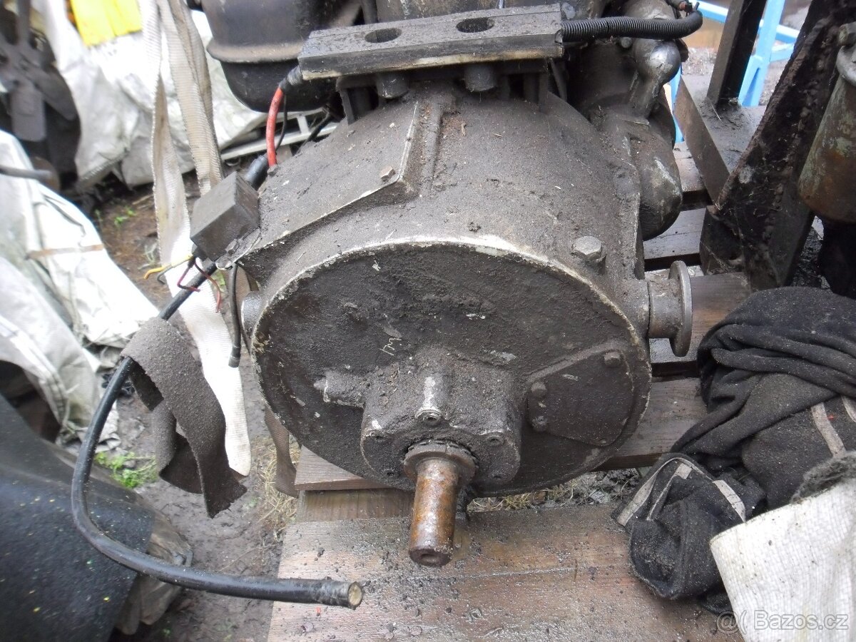 Predám motor SLAVIA 2S90 - 10