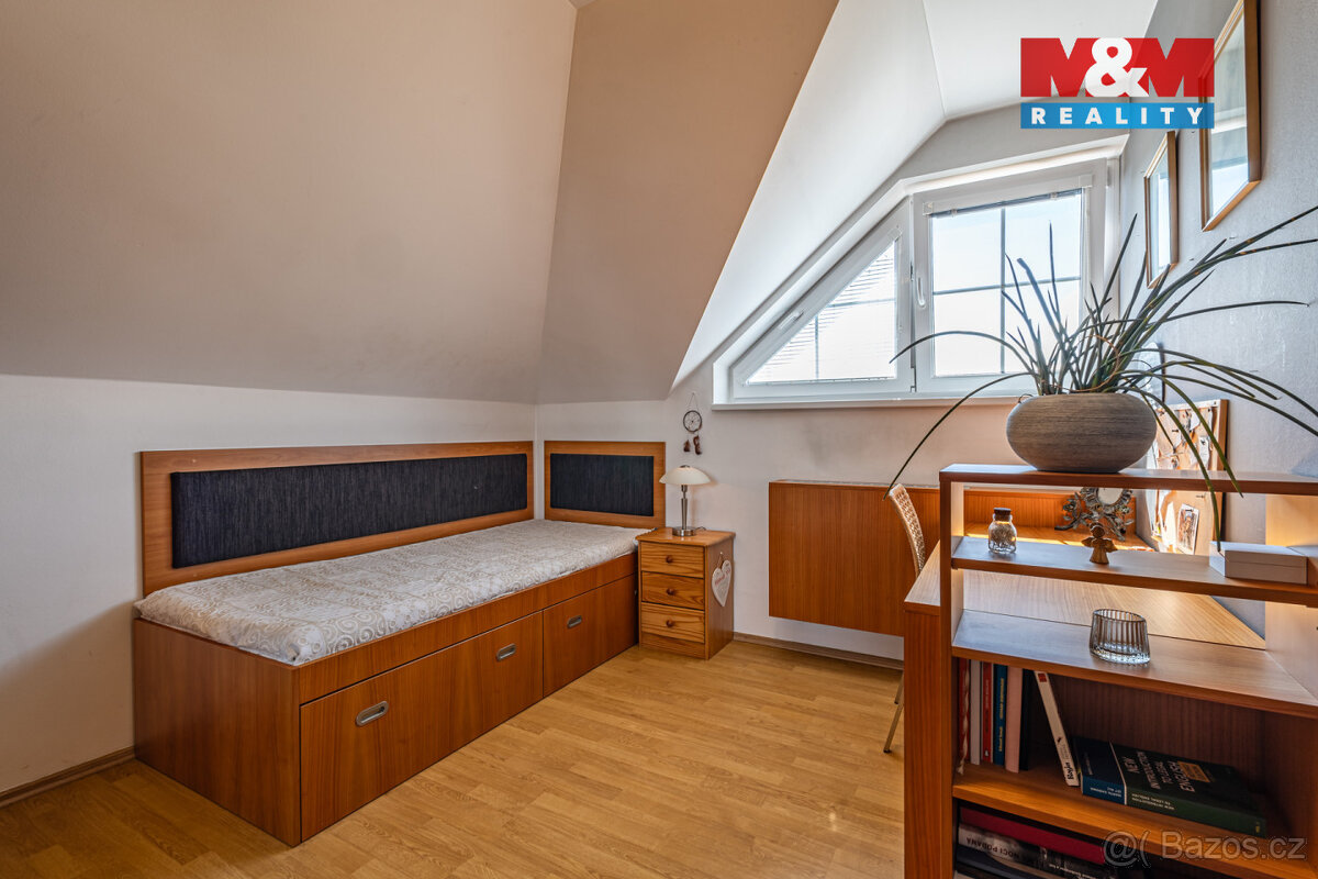 Prodej rodinného domu, 180m², Veltrusy, ul. U Stadionu - 10