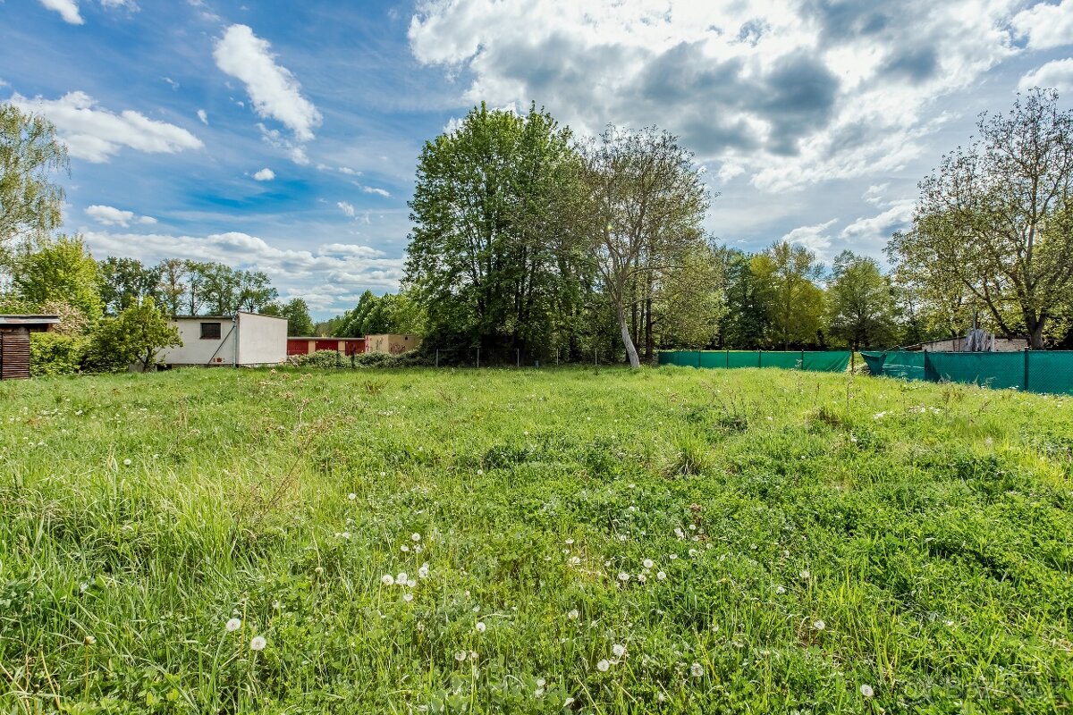 Pozemek 1143 m2 u řeky v Českých Budějovicích - 10