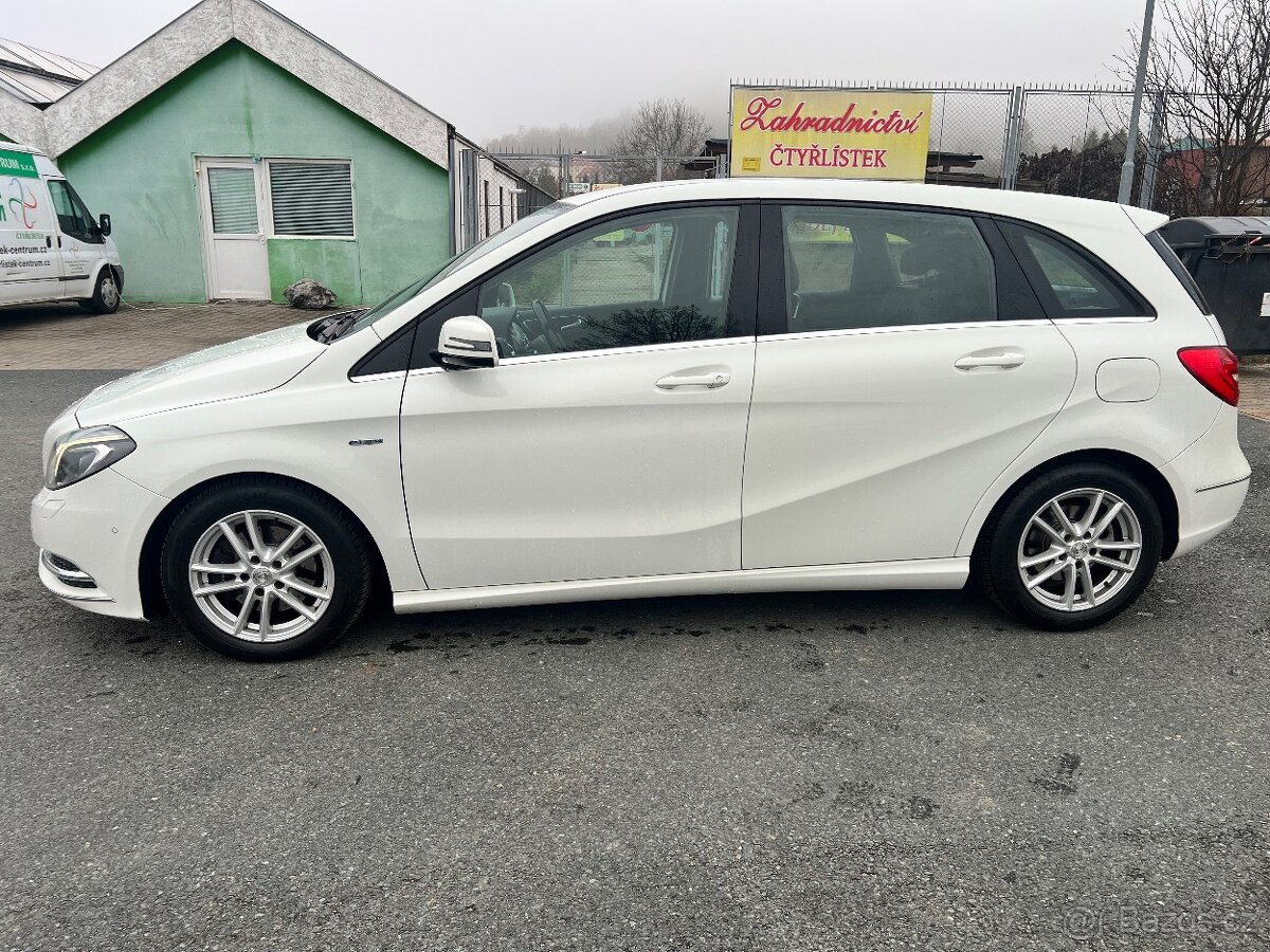 Rezervováno- Mercedes-Benz B 180 BlueEfficiency Sport - 10