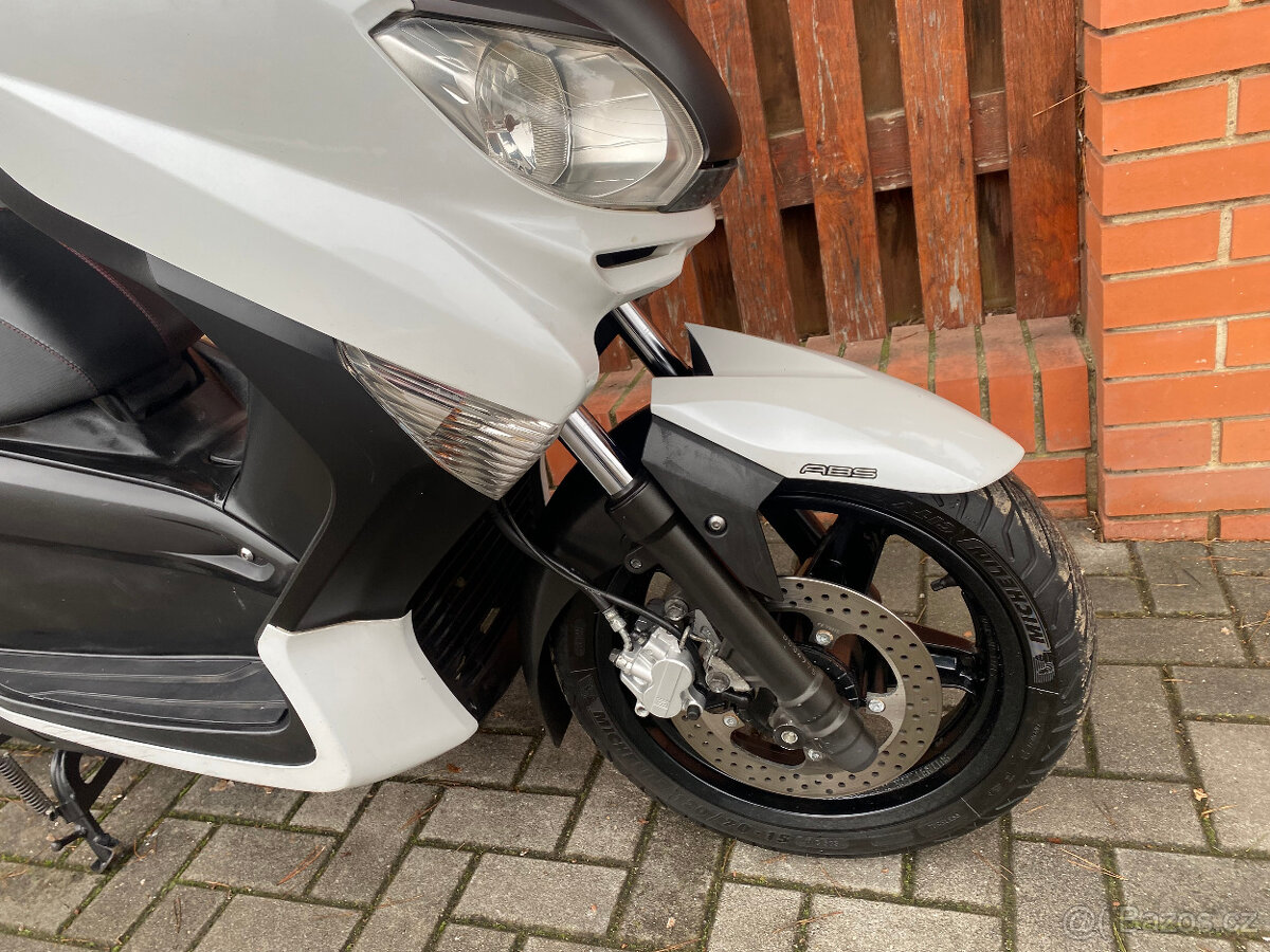 Yamaha X-Max 125 ABS - 10