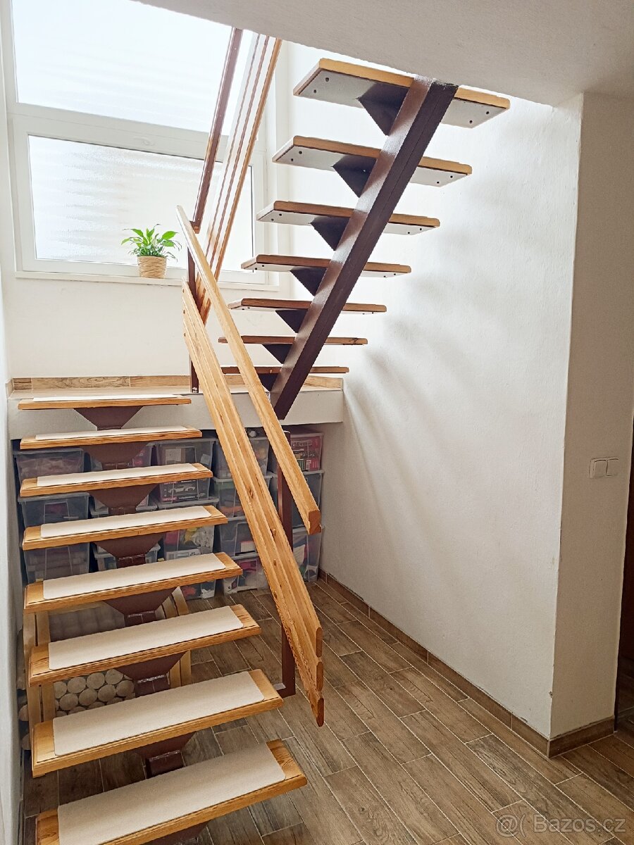 Prodej dvougeneračního domu - 10