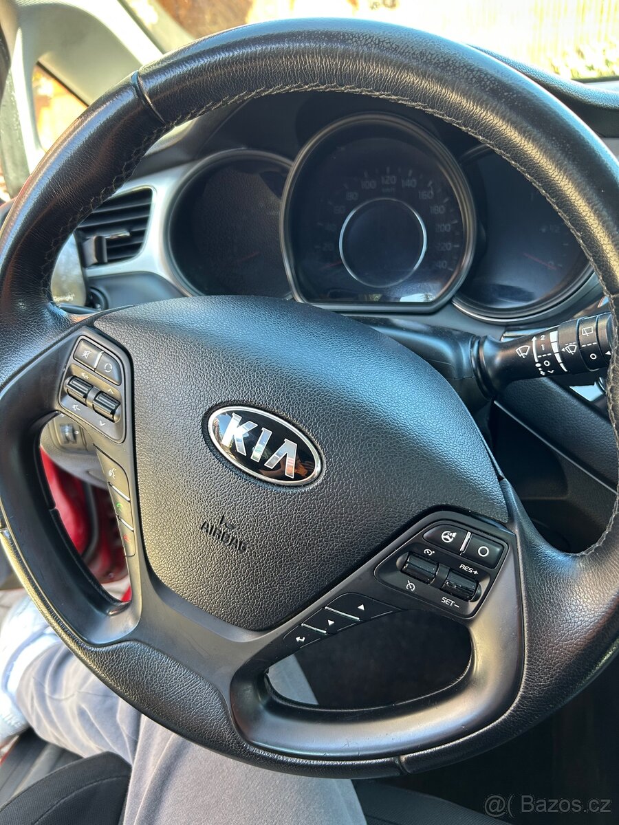 Kia cee’d 2015 - 10