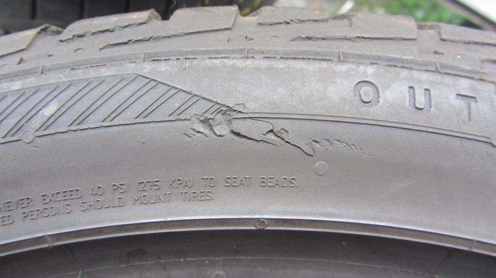Letní pneu 245/40/18 Barum - 10