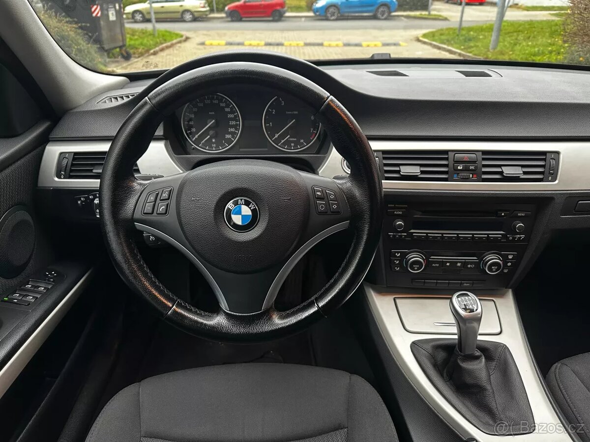 BMW Řada 3 E91 320i 125kW Combi Facelift Tempomat Serviska - 10