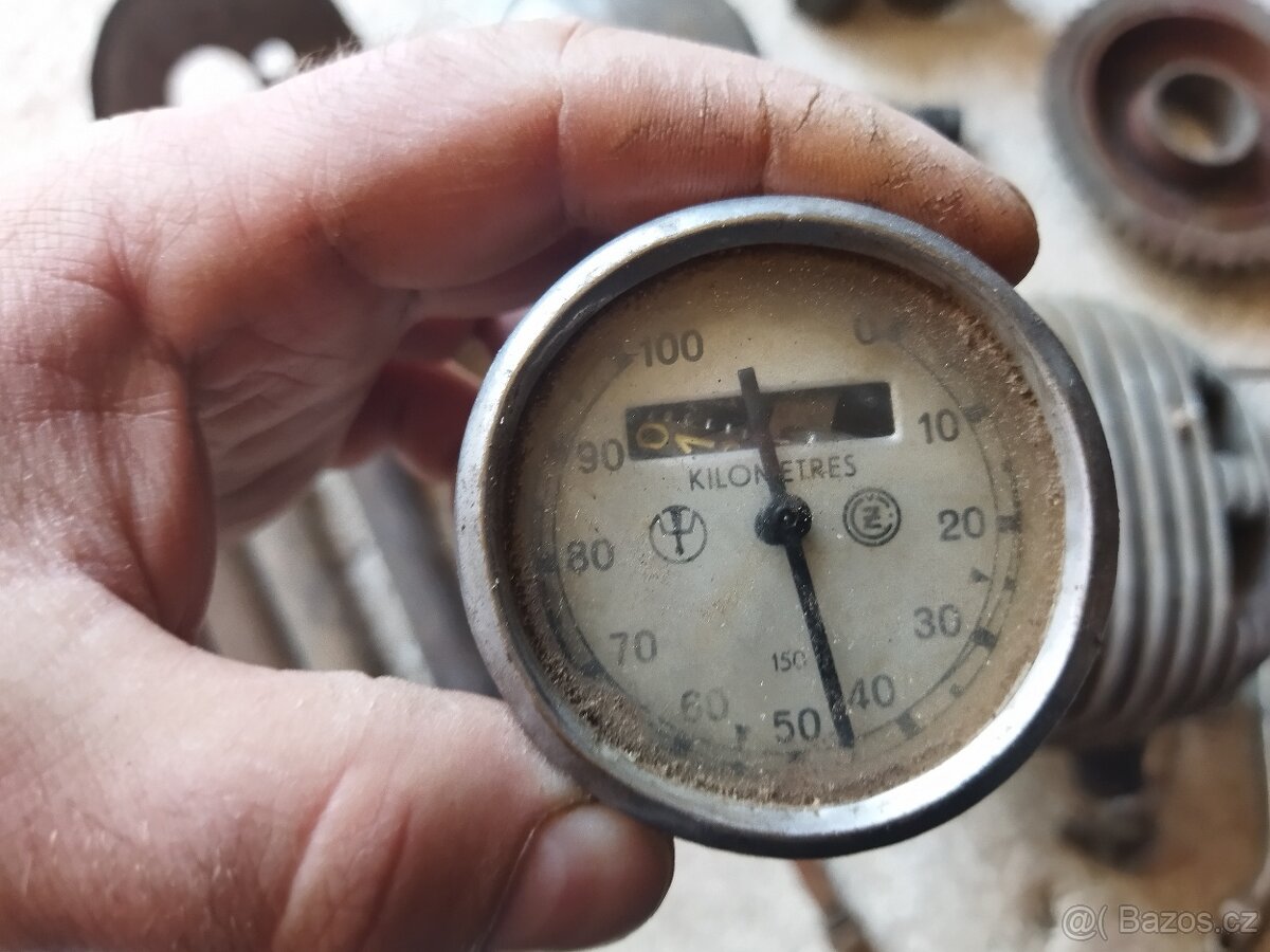 Prodám konvolut dílů na ČZ 150 C - 10