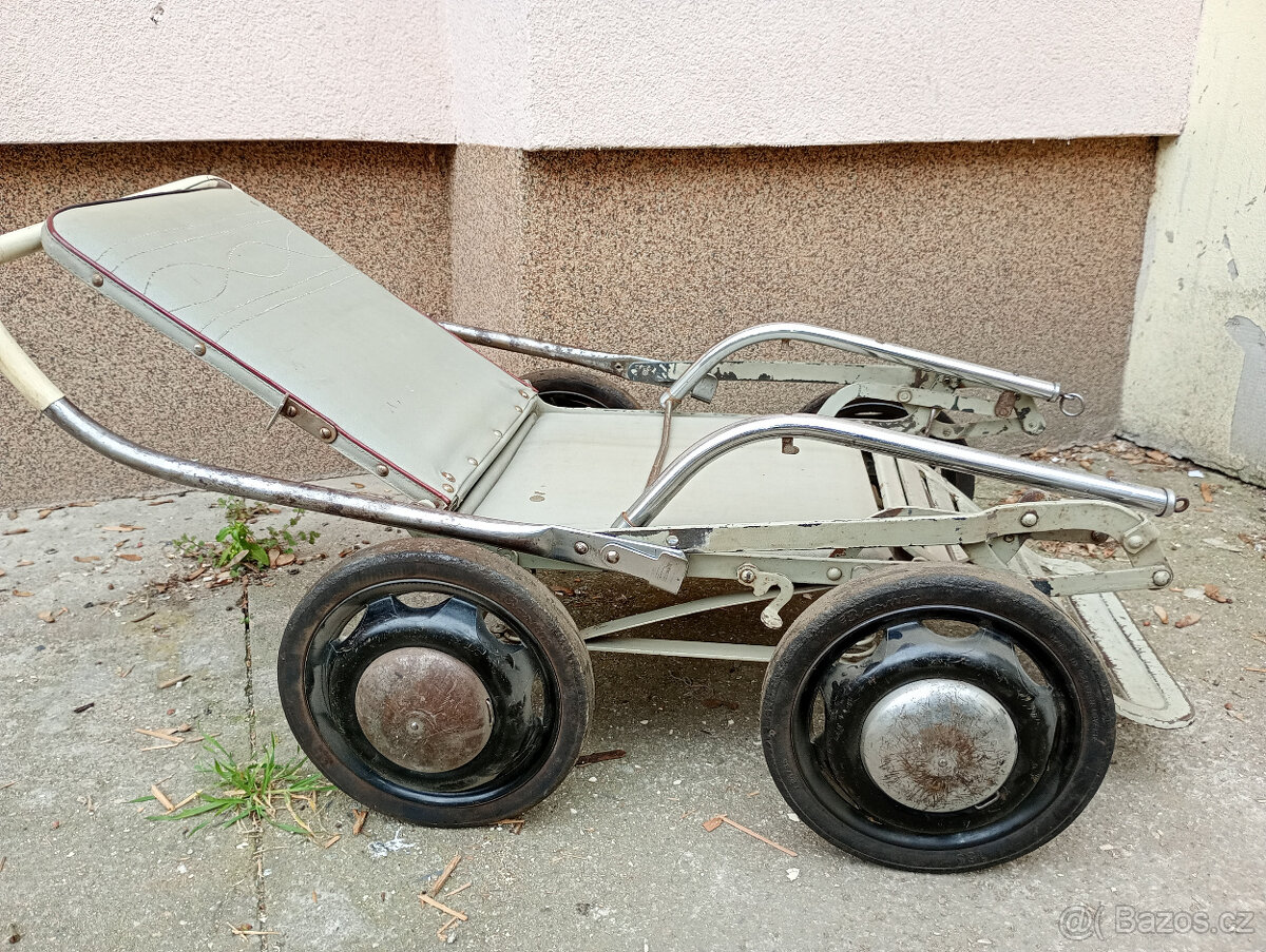 RETRO koloběžky a kočárek 60tky - 10