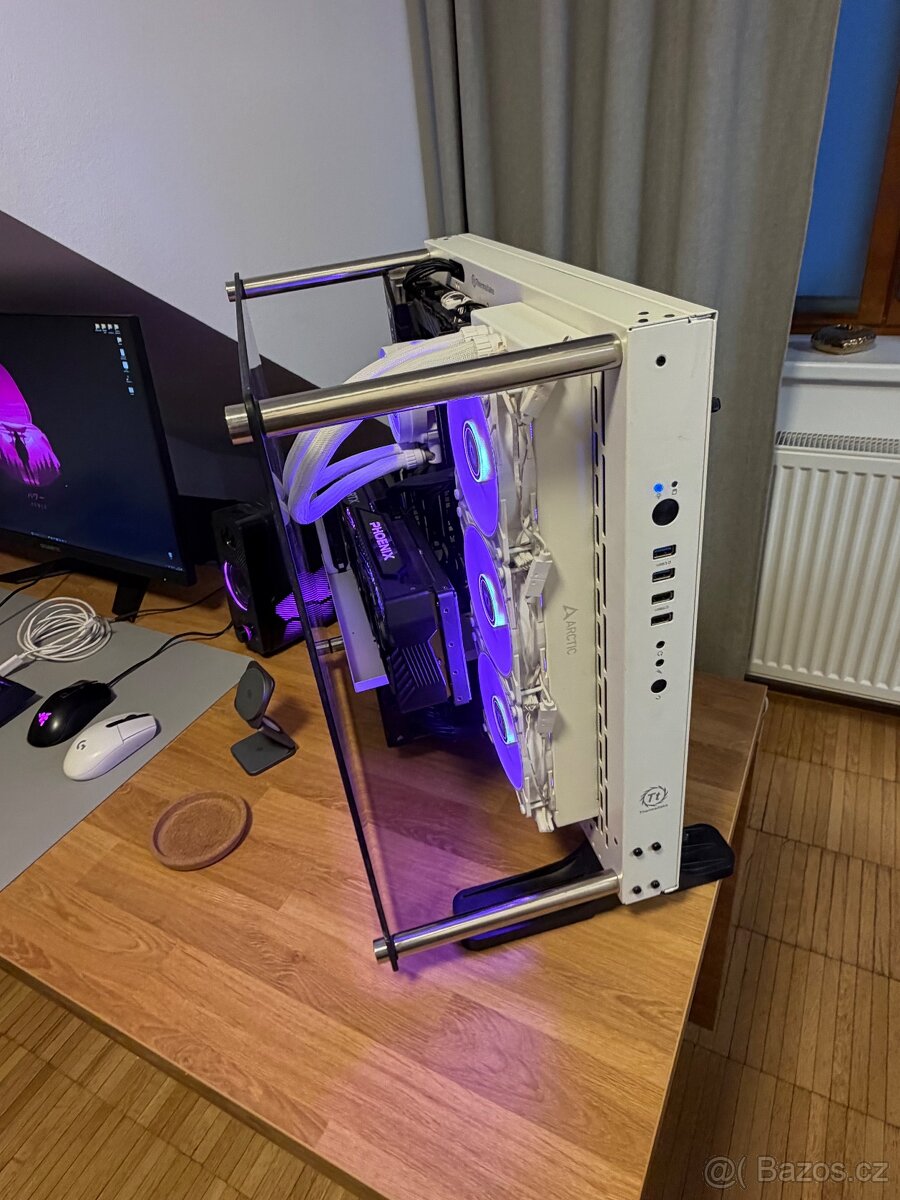 Prodám výkonný herní pc setup z rtx 4080 - 10