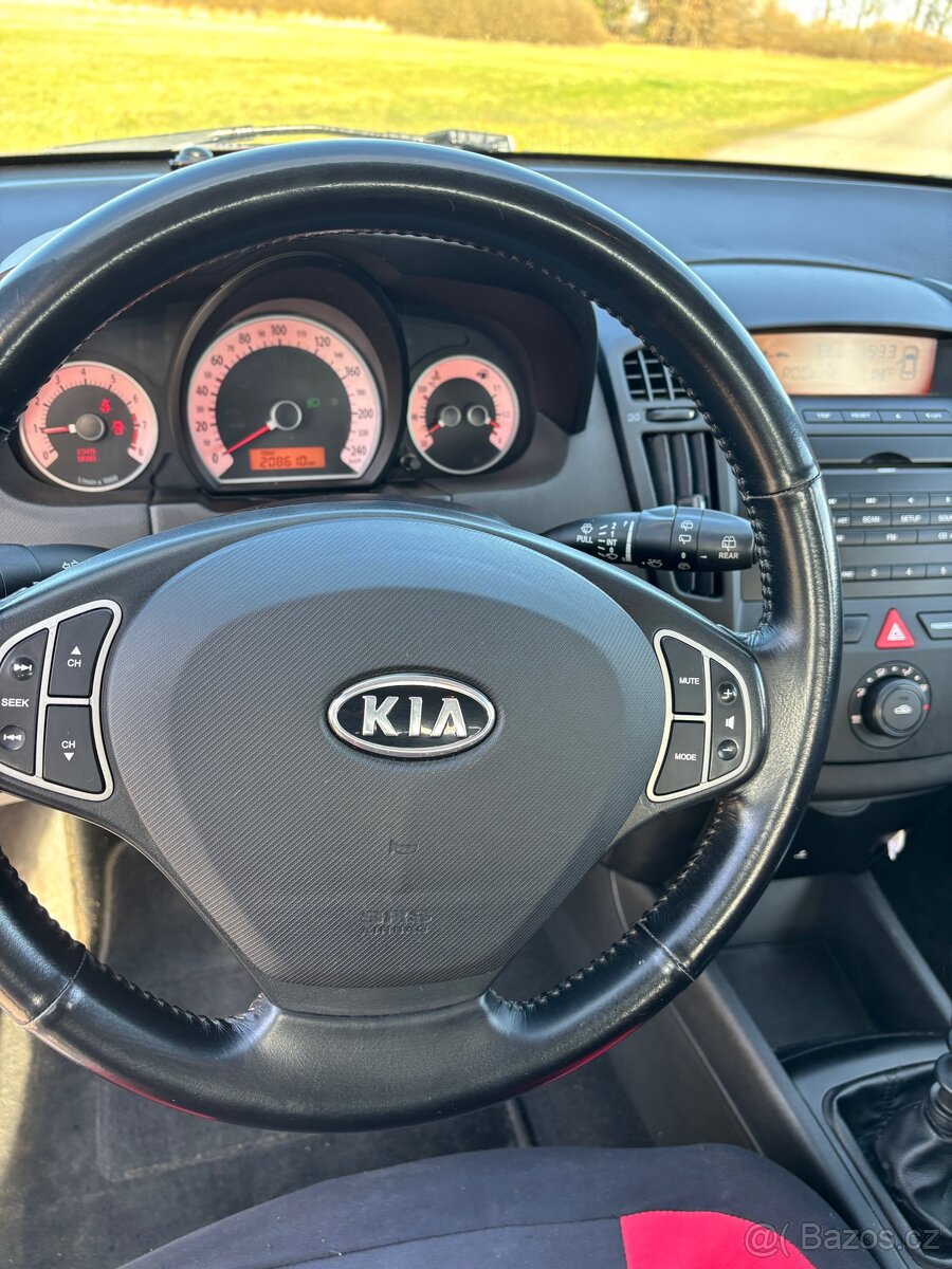 Kia CEE ´D 1,4 CVVT 80 kw - 10