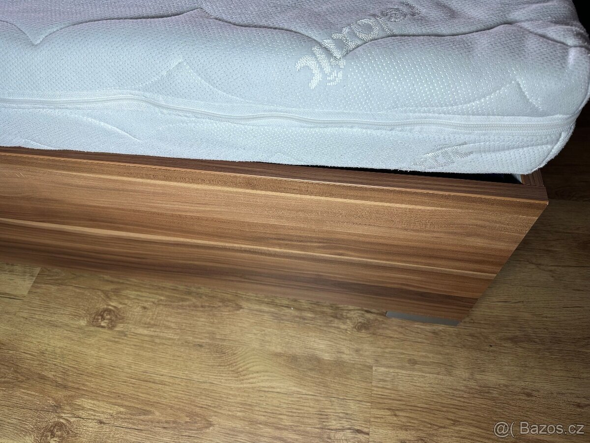 Moderní postel dvoulůžko - 10