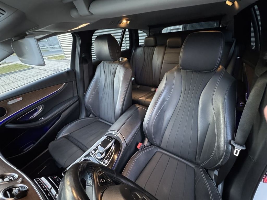 Mercedes Benz E-Class E220D 4matic Alltrain - 10