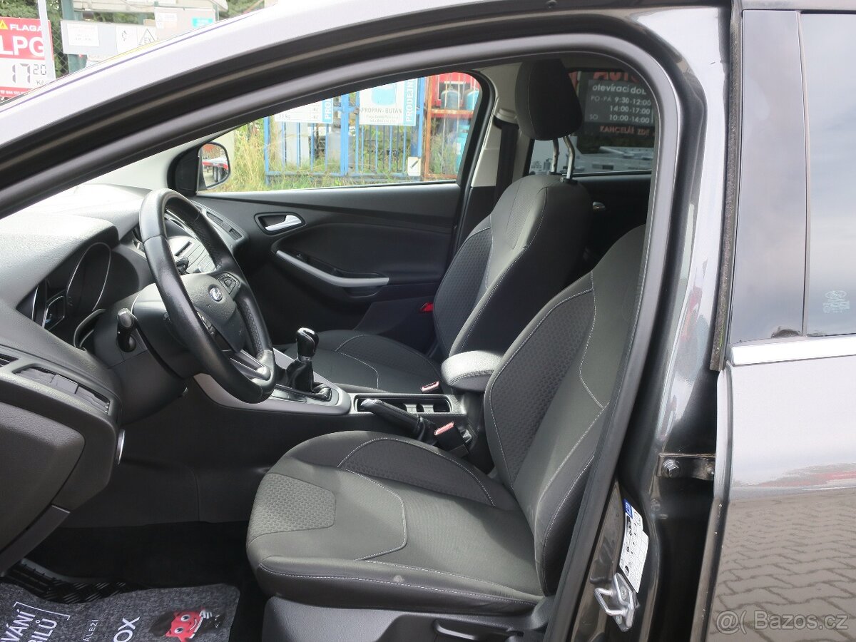 Ford Focus 1.0 i 74 kW - 10