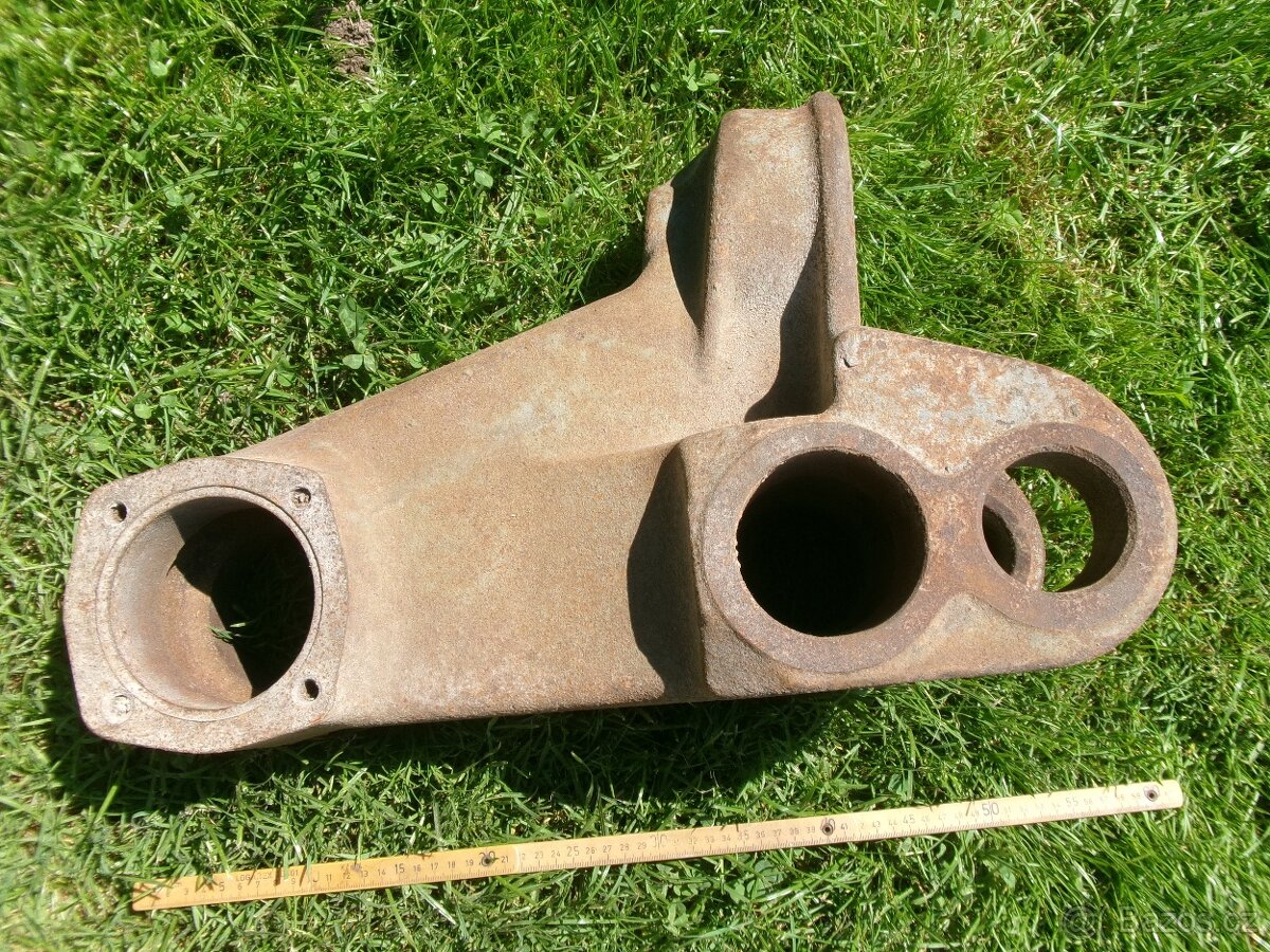 Prodám nějaký těžký nosník do zadních šavlí hydraul. traktor - 10