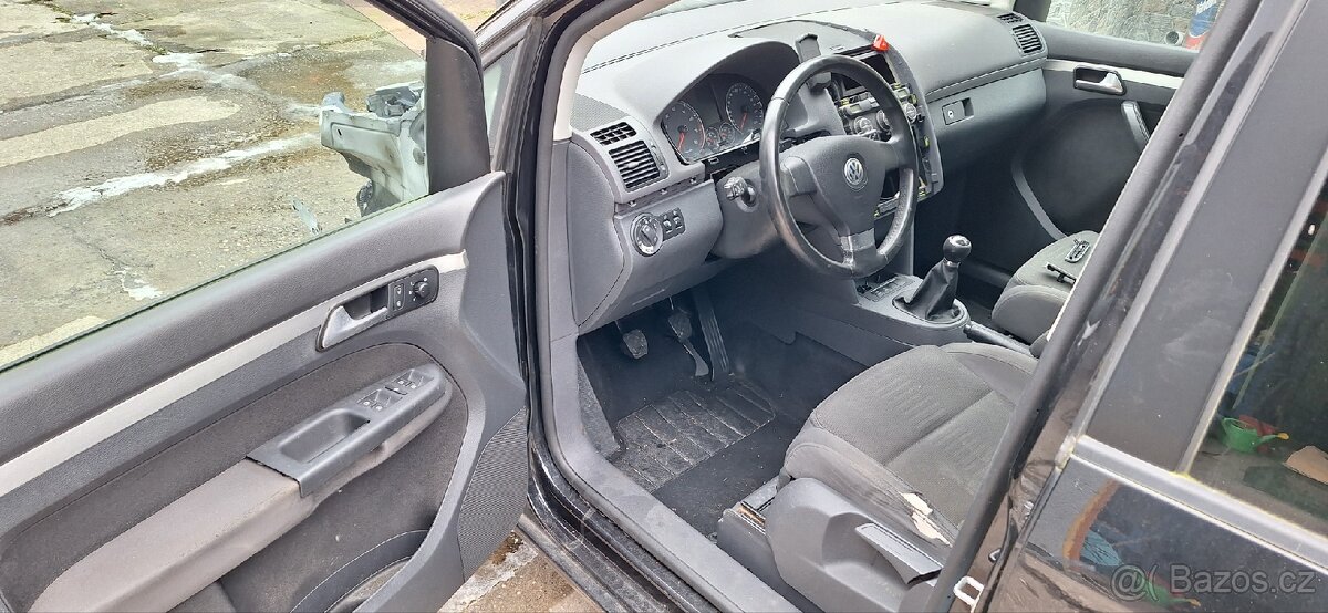 Vw Touran 2009 na dily. 1.6 benzin. - 10