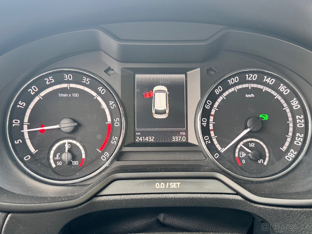 Škoda Octavia 3 VRS 2.0TDI DSG - 10