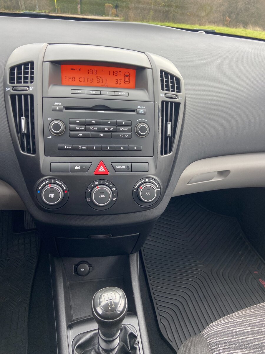 KIA CEED 1,4 CVVT Active+ (80kW - 109 koní) - 10