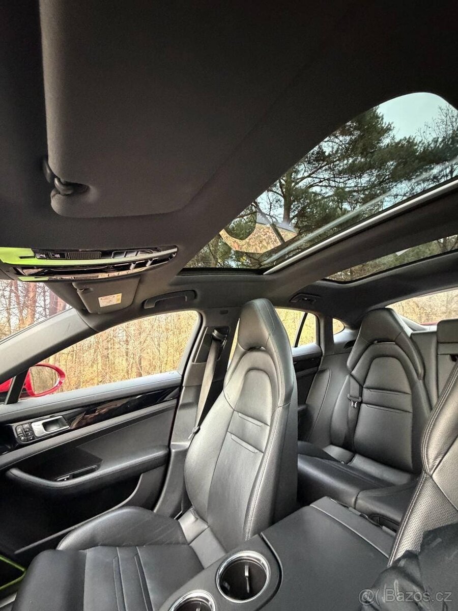 Porsche Panamera 4 E-Hybrid - 10