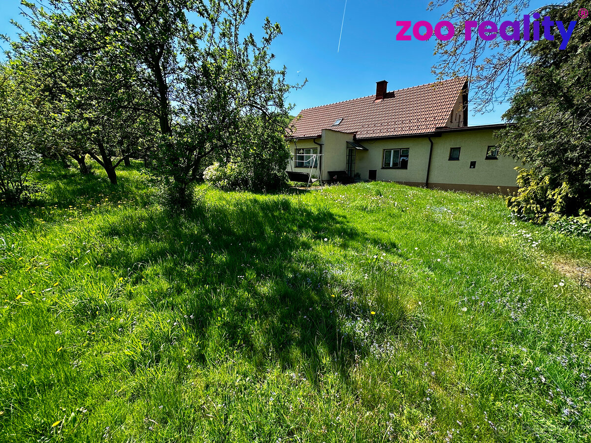 Rodinný dům 3+1 a 2+1, zahrada, stodola - 10