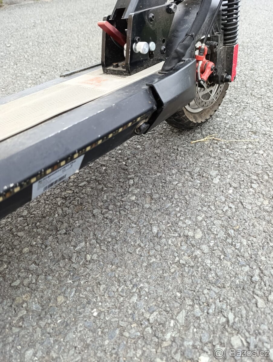 Elektrokoloběžka - nepojízdná (náhradní díly) - 10