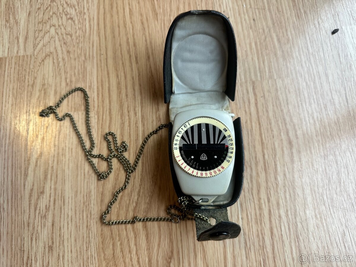 Staré fotoaparáty a expozimetry - Cena za kus - 10