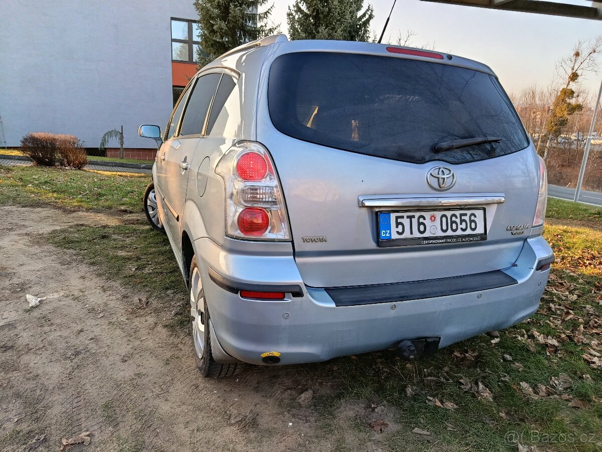 Toyota Corolla verso 1.8 Benzín + Lpg - 10