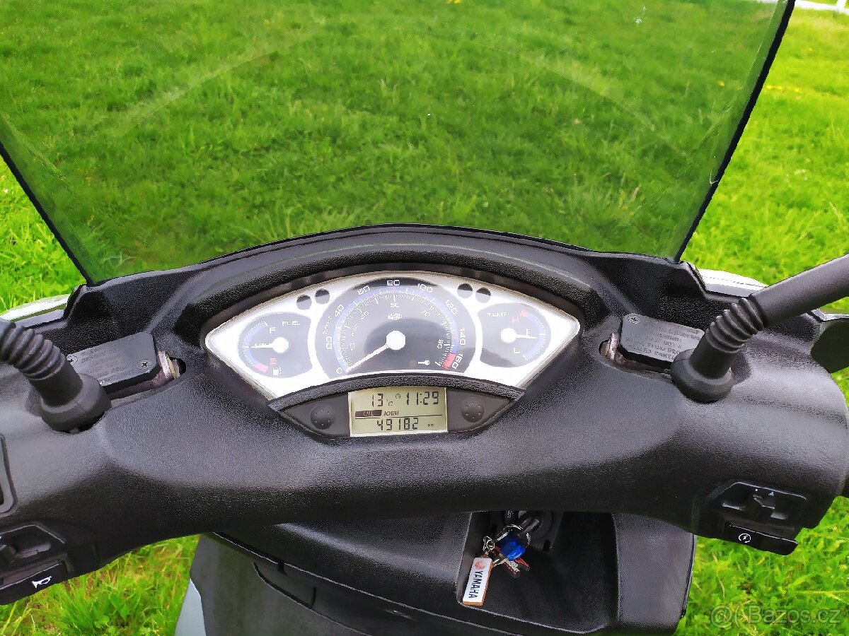 Yamaha x-max 250 - 10