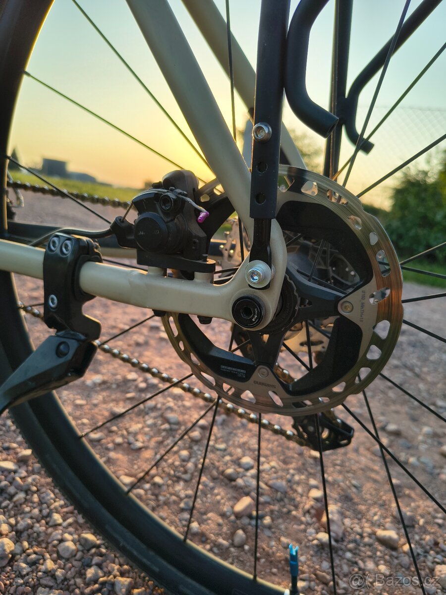 Cestovní Gravel BC Flint s odpruženou FOX vidlicí - 10