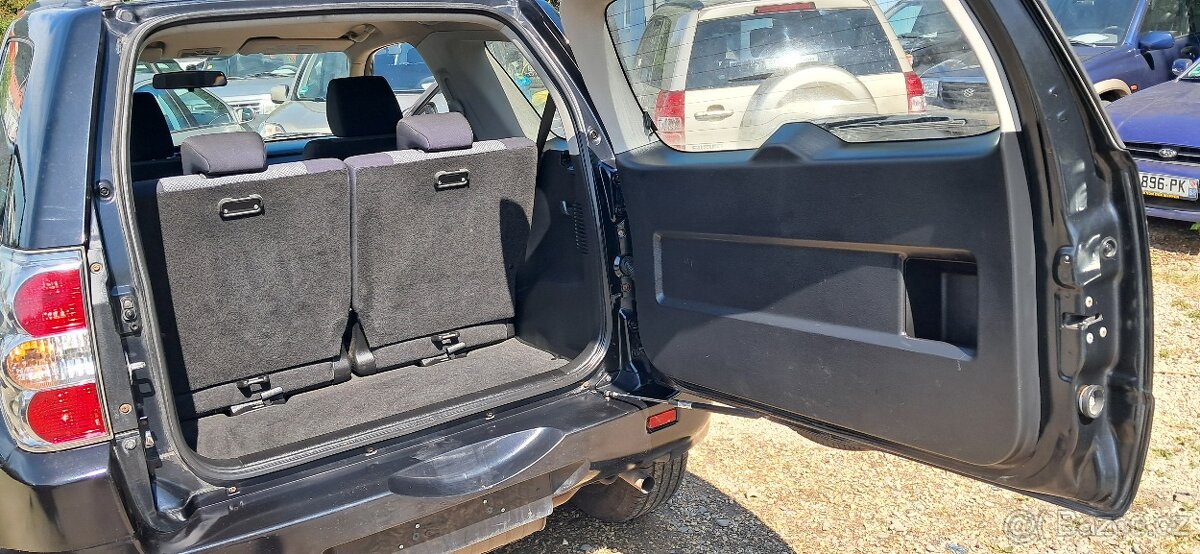 Suzuki Grand Vitara ll 1.6 benzin 4x4 z Talianska bez korozi - 10