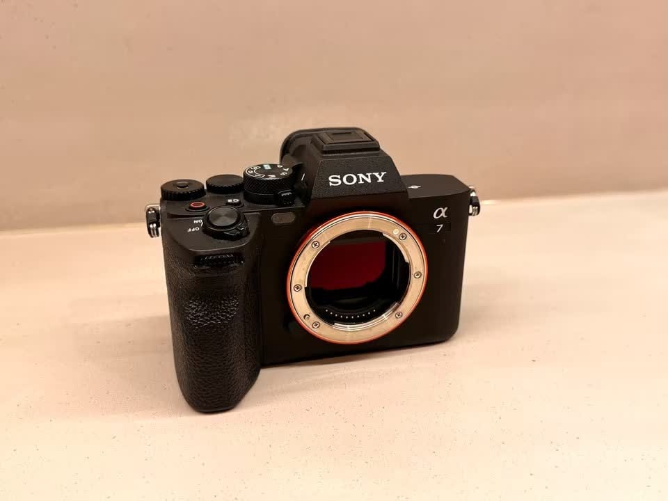 Sony Alpha 7 IV (A7IV / ILCE-7M4) – velmi dobrý stav – 3 bat - 10