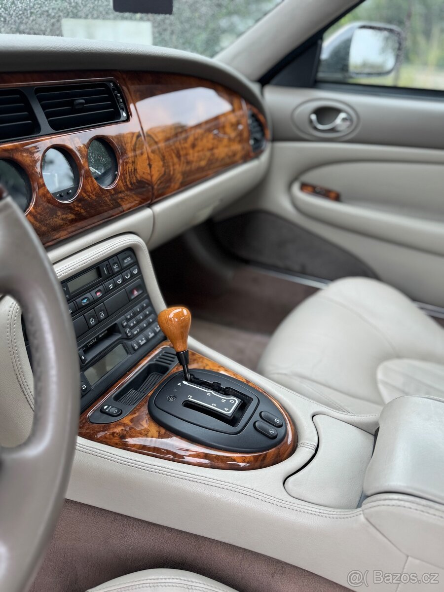 JAGUAR XK8 CABRIO 4,0i V8 🏎️🏎️🏎️ - 10