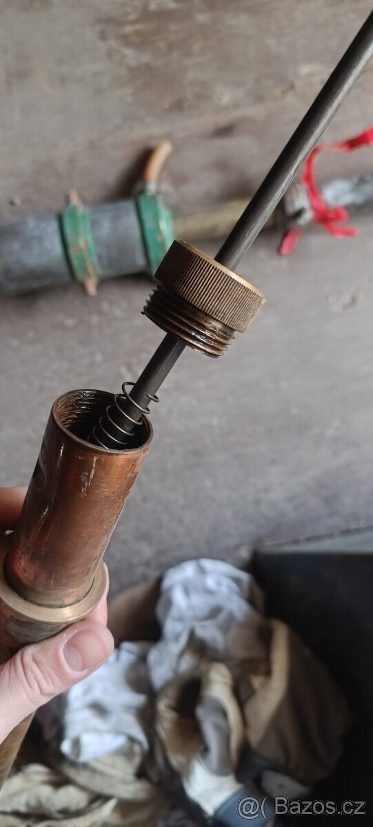 Stará pípa, džberovka, mosazná pumpa - 10