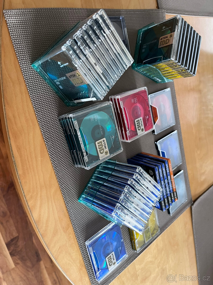 Komplet retro sada MiniDisc s příslušenstvím pro archivaci - 10