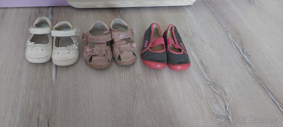 Balíček oblečení a bot. - 10