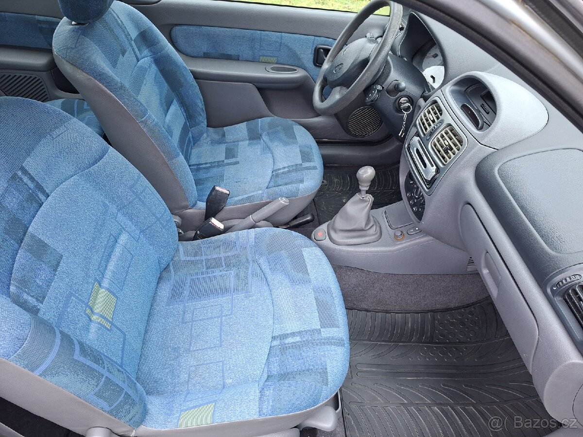 Renault clio 1.2 i - 10