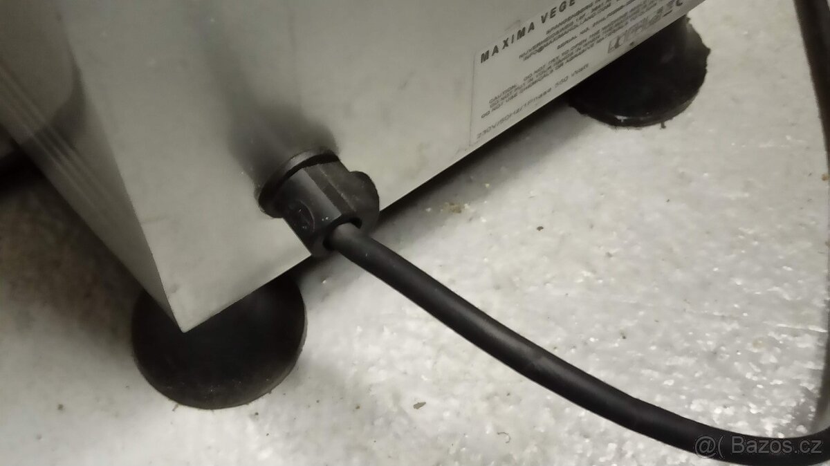 Prodám robustní krouhač, plátkovač zeleniny a sýrů - 10