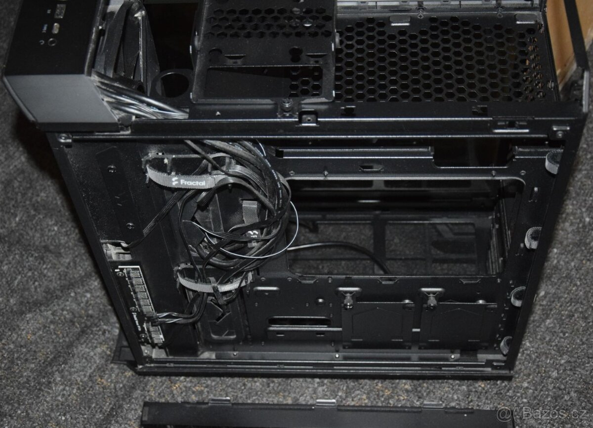 Fractal Design Torrent Black TG, super airflow,USB-C vpředu - 10