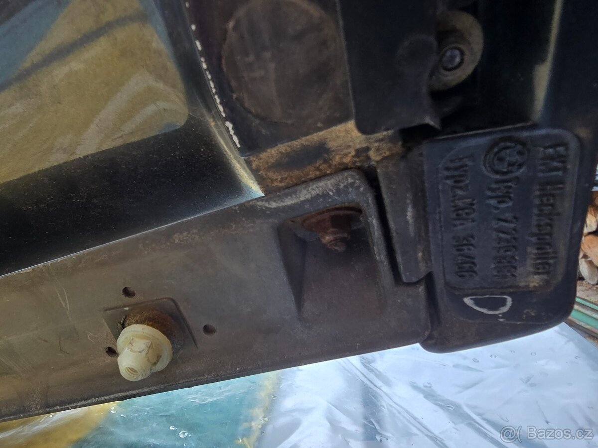 BMW E30 Mtech2 zadní křídlo - 10