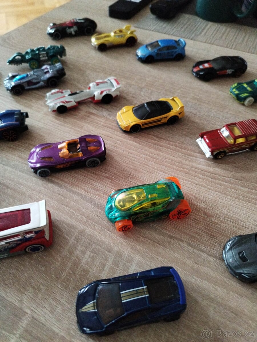 Hot wheels autíčka 36 ks - 10