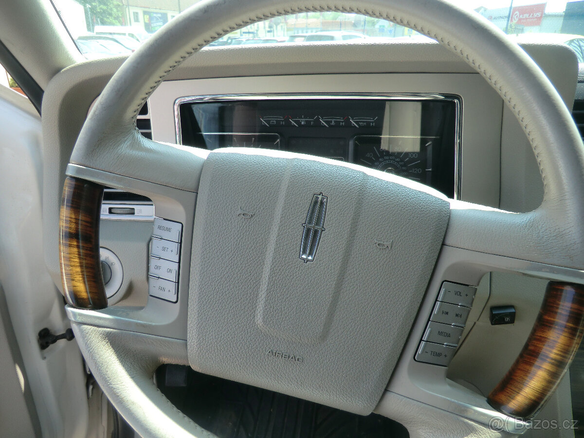 Lincoln Navigator, 5,4L V8 LPG AUTOMAT 7 MÍST TZ - 10