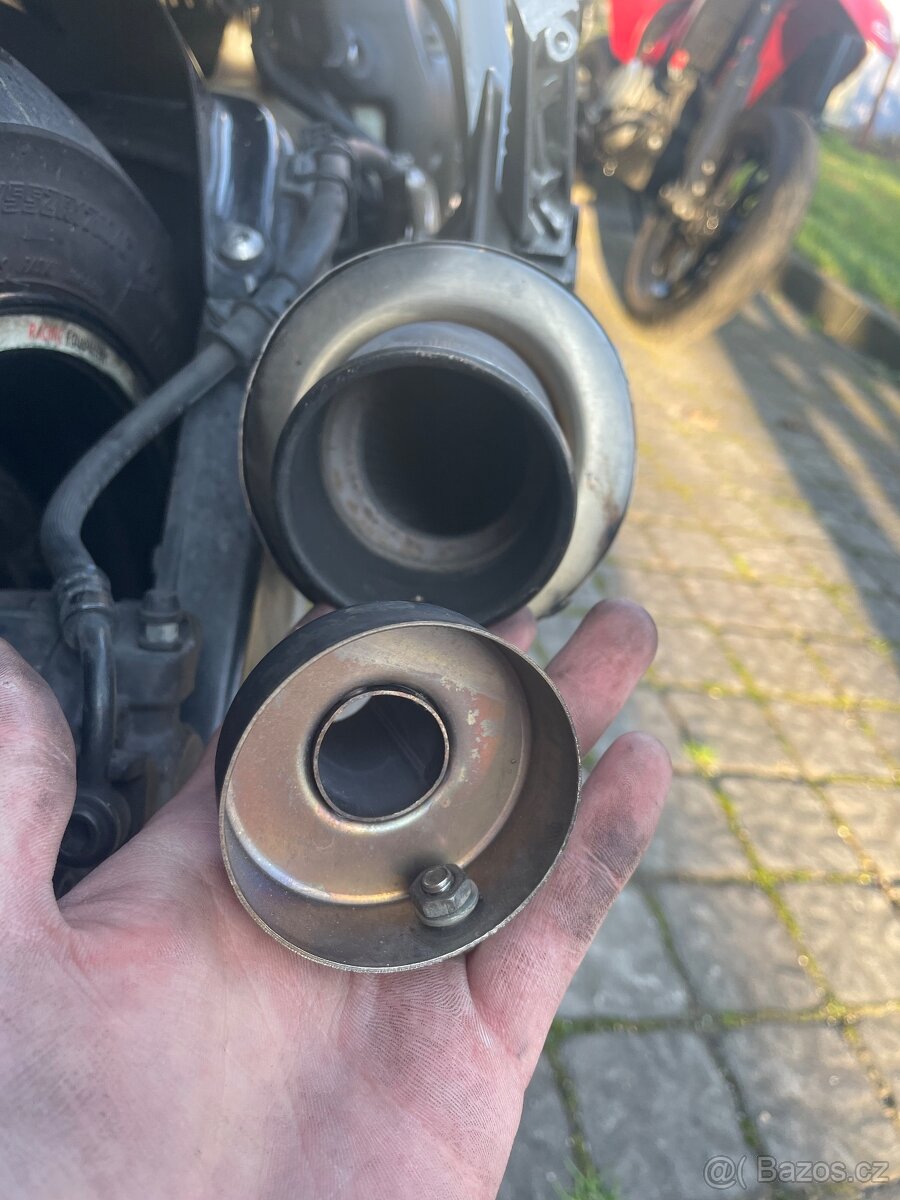 Yamaha FZ1n Laguna Seca - 10