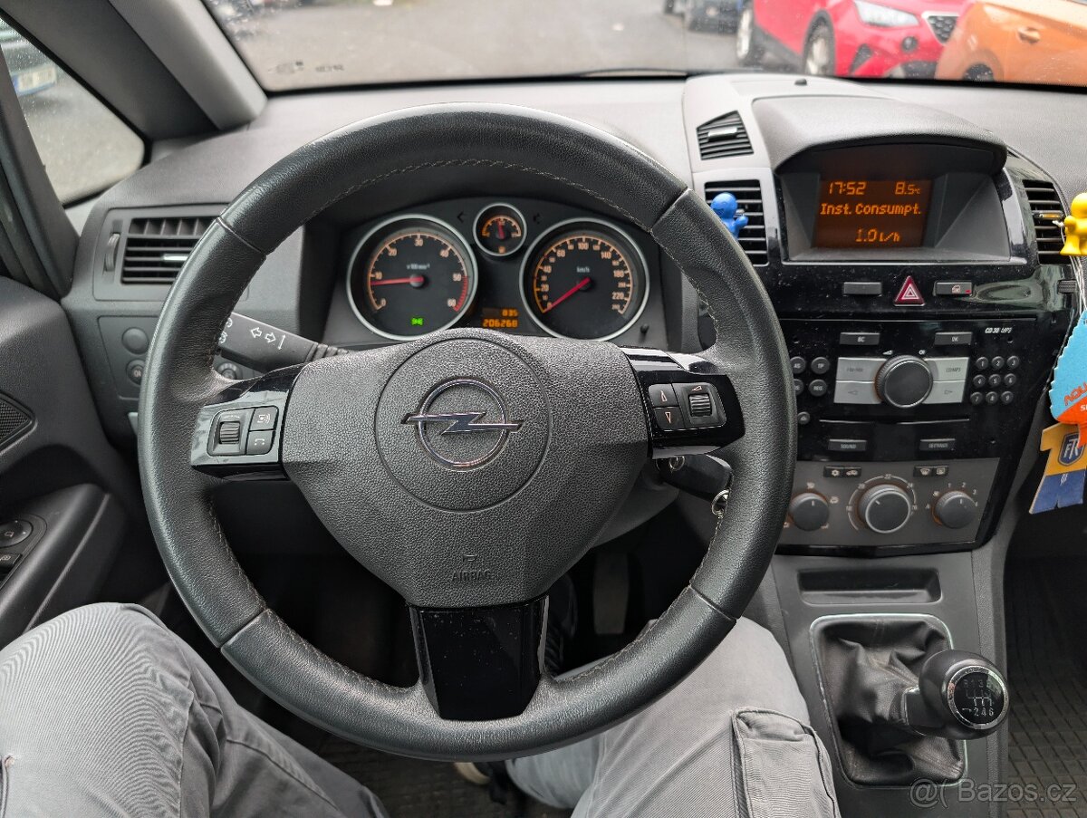 Opel Zafira B 1,9 CDTI - 10