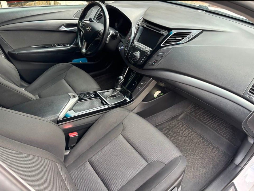 Hyundai I40 1.7 cw Bezklíčové zavírání, Xenon, Navigace, - 10